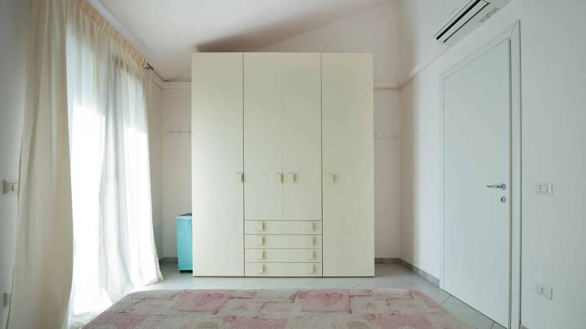 Casa Luna A Porto Pino 0*,  Ιταλία